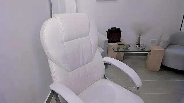 Snapshot of Karliie_kloss_ chatting on October 2025 05:27:02 AM Karliie kloss online show from October 2025 05:27:02 AM