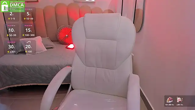 Snapshot of Karliie_kloss_ chatting on November 2025 04:48:02 AM Karliie kloss online show from November 2025 04:48:02 AM