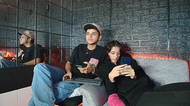 HellAndDante  online show from November 2025 12:20:01 AM