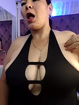 Snapshot of Sussan__ chatting on October 2025 11:51:02 AM Sussan online show from October 2025 11:51:02 AM