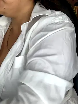 Snapshot of Sussan__ chatting on October 2025 11:54:02 AM Sussan online show from October 2025 11:54:02 AM