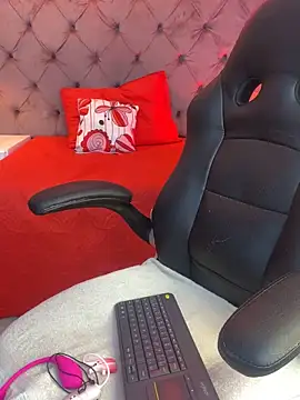 Snapshot of Sussan__ chatting on November 2025 11:43:02 AM Sussan online show from November 2025 11:43:02 AM