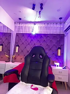 Snapshot of Sussan__ chatting on November 2025 11:46:02 AM Sussan online show from November 2025 11:46:02 AM