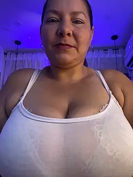 Snapshot of Sussan__ chatting on May 2026 11:49:01 AM Sussan online show from May 2026 11:49:01 AM