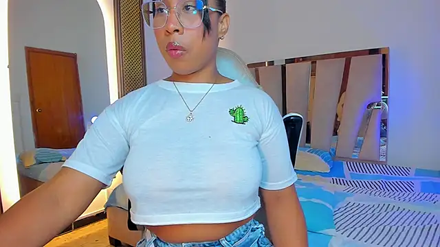 Elowen Clark online show from January 2026 08:10:02 PM