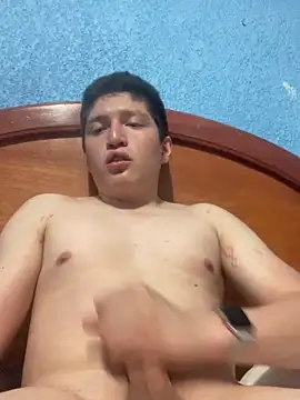 Snapshot of Luisgg18 chatting on April 2026 12:41:01 AM Luisgg18 online show from April 2026 12:41:01 AM