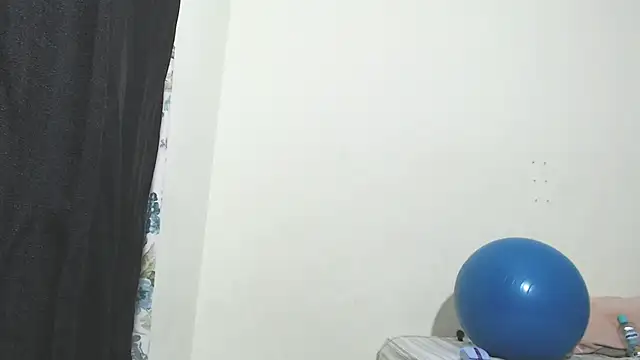 Snapshot of Penelope77 chatting on October 2025 04:43:02 AM Penelope77 online show from October 2025 04:43:02 AM