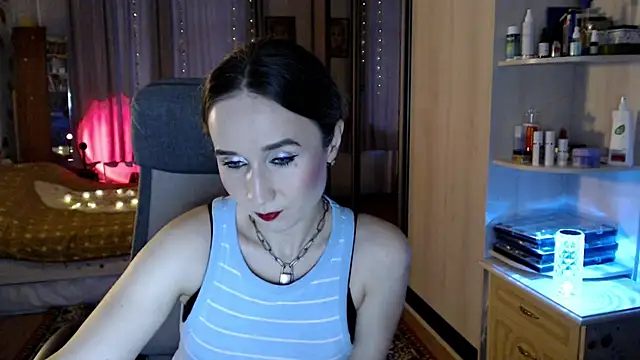 ClassyInna online show from November 2025 05:41:01 AM