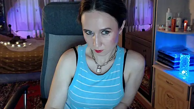 ClassyInna online show from December 2025 09:04:01 AM