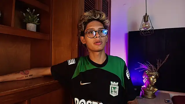 massimo alessandro online show from September 2025 04:07:01 AM