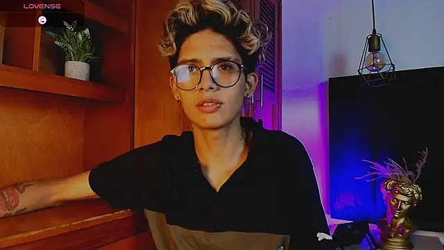 massimo alessandro online show from October 2025 07:58:02 PM