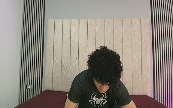 Snapshot of mikey_banji chatting on September 2025 04:01:02 AM mikey banji online show from September 2025 04:01:02 AM