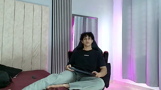 Snapshot of mikey_banji chatting on September 2025 12:52:01 PM mikey banji online show from September 2025 12:52:01 PM
