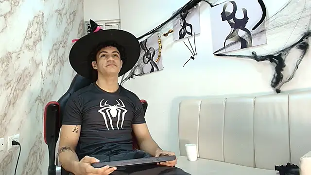 Snapshot of mikey_banji chatting on October 2025 12:39:02 PM mikey banji online show from October 2025 12:39:02 PM
