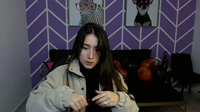 Adhara Kitten online show from November 2025 01:33:02 PM