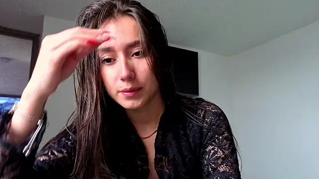 Adhara Kitten online show from June 2026 04:32:01 PM