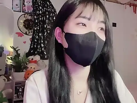 keelinnn19 online show from October 2025 10:00:02 PM