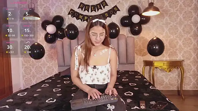 Snapshot of angeles_azul chatting on April 2026 05:58:01 PM angeles azul online show from April 2026 05:58:01 PM