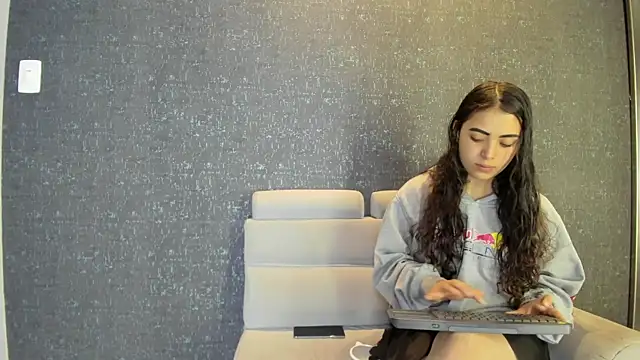 NickandAbby  online show from December 2025 10:20:02 AM