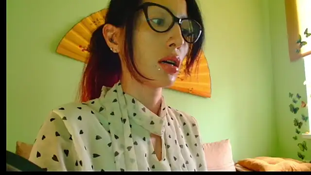 Snapshot of KiotoShine chatting on October 2025 09:29:01 AM KiotoShine online show from October 2025 09:29:01 AM