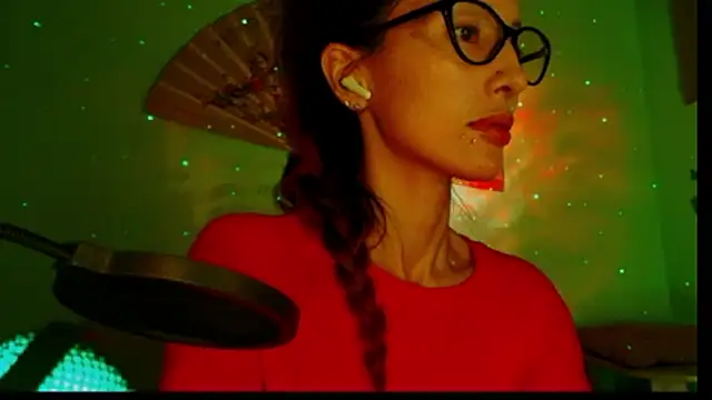 Snapshot of KiotoShine chatting on October 2025 07:59:01 PM KiotoShine online show from October 2025 07:59:01 PM