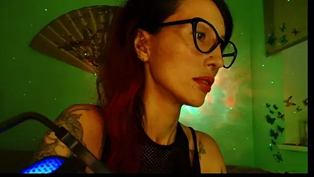 Snapshot of KiotoShine chatting on November 2025 07:03:01 PM KiotoShine online show from November 2025 07:03:01 PM