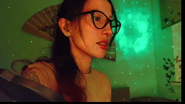 Snapshot of KiotoShine chatting on November 2025 06:09:02 PM KiotoShine online show from November 2025 06:09:02 PM