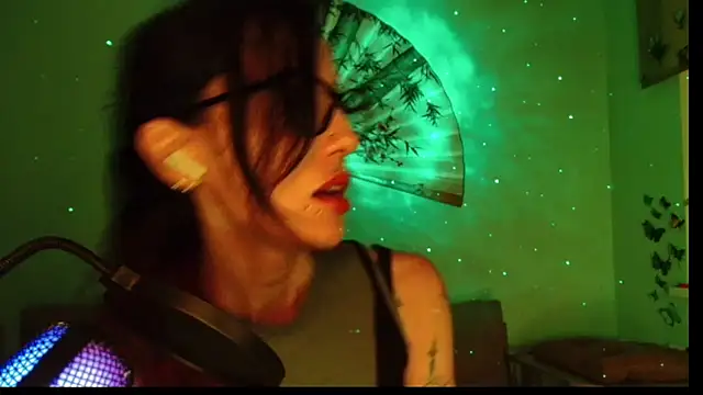 Snapshot of KiotoShine chatting on November 2025 05:17:01 PM KiotoShine online show from November 2025 05:17:01 PM