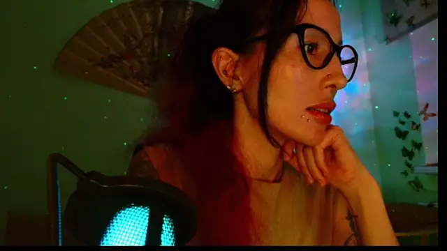 Snapshot of KiotoShine chatting on December 2025 04:38:01 PM KiotoShine online show from December 2025 04:38:01 PM