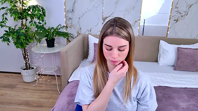 SweetyLicky online show from February 2026 03:43:01 PM