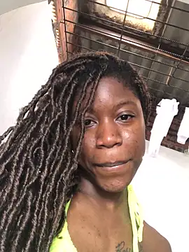 Snapshot of MichellePose chatting on October 2025 09:46:01 PM MichellePose online show from October 2025 09:46:01 PM