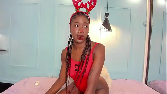 Snapshot of MichellePose chatting on December 2025 12:25:01 PM MichellePose online show from December 2025 12:25:01 PM