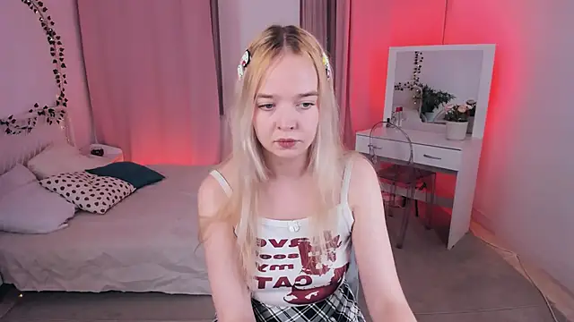 Snapshot of BellaMontgomery chatting on October 2025 09:48:01 PM BellaMontgomery online show from October 2025 09:48:01 PM