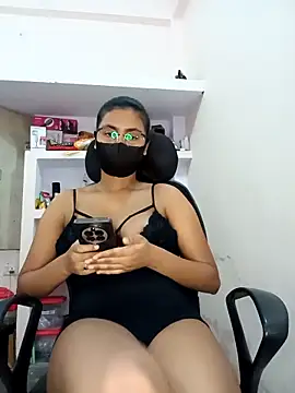 hotmanshi online show from October 2025 12:39:01 PM