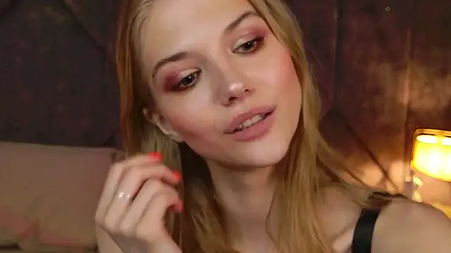 4example Chloe online show from April 2026 07:45:01 AM