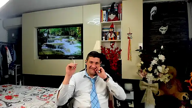 SpartacusDaddy48 online show from April 2026 08:31:02 PM