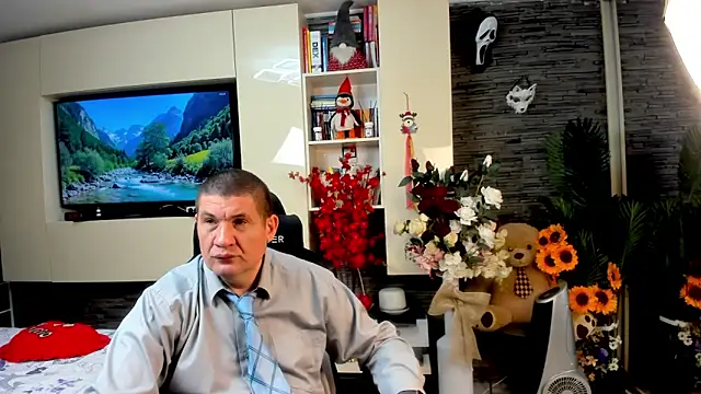 Snapshot of SpartacusDaddy48 chatting on May 2026 12:01:01 PM SpartacusDaddy48 online show from May 2026 12:01:01 PM
