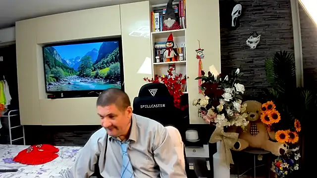 Snapshot of SpartacusDaddy48 chatting on May 2026 07:45:02 PM SpartacusDaddy48 online show from May 2026 07:45:02 PM
