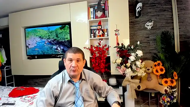 Snapshot of SpartacusDaddy48 chatting on May 2026 08:20:02 AM SpartacusDaddy48 online show from May 2026 08:20:02 AM
