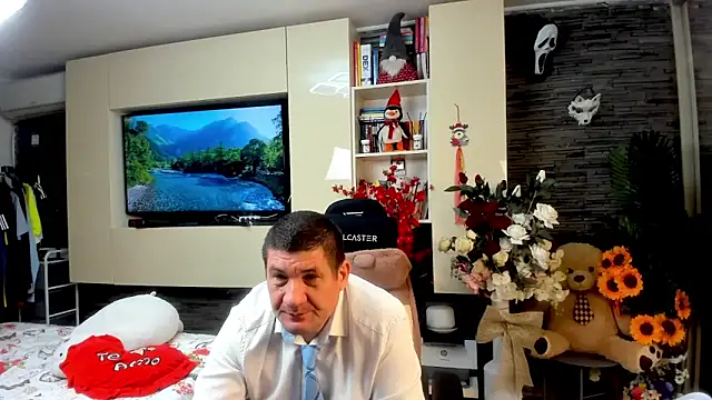 Snapshot of SpartacusDaddy48 chatting on May 2026 08:17:01 PM SpartacusDaddy48 online show from May 2026 08:17:01 PM