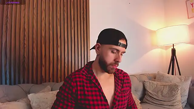 Maximo Wolff online show from March 2026 12:14:01 AM