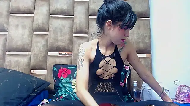 Snapshot of Alexahotz chatting on September 2025 06:48:02 AM Alexahotz online show from September 2025 06:48:02 AM