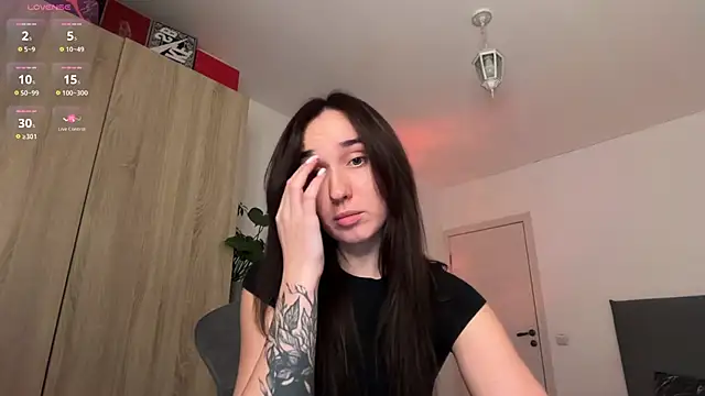 Miaswetty online show from November 2025 05:34:02 PM