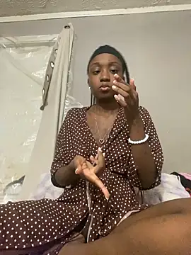 Snapshot of HennessyBaby21 chatting on March 2026 02:29:01 AM HennessyBaby21 online show from March 2026 02:29:01 AM