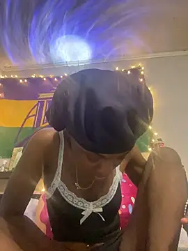 Snapshot of HennessyBaby21 chatting on April 2026 12:00:02 AM HennessyBaby21 online show from April 2026 12:00:02 AM