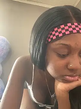 Snapshot of HennessyBaby21 chatting on April 2026 09:09:02 PM HennessyBaby21 online show from April 2026 09:09:02 PM