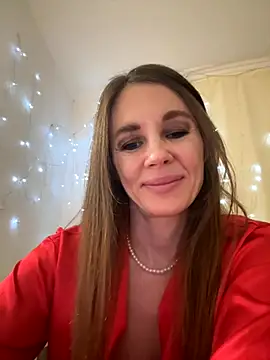 Snapshot of LucieMack chatting on November 2025 02:21:02 PM LucieMack online show from November 2025 02:21:02 PM