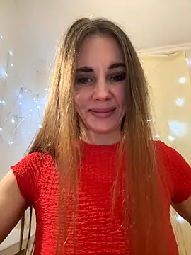 Snapshot of LucieMack chatting on December 2025 05:40:02 PM LucieMack online show from December 2025 05:40:02 PM