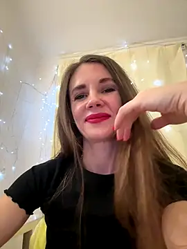 Snapshot of LucieMack chatting on December 2025 02:44:02 PM LucieMack online show from December 2025 02:44:02 PM