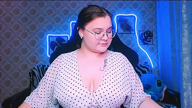 InLoveWithLife26 online show from October 2025 07:13:02 PM